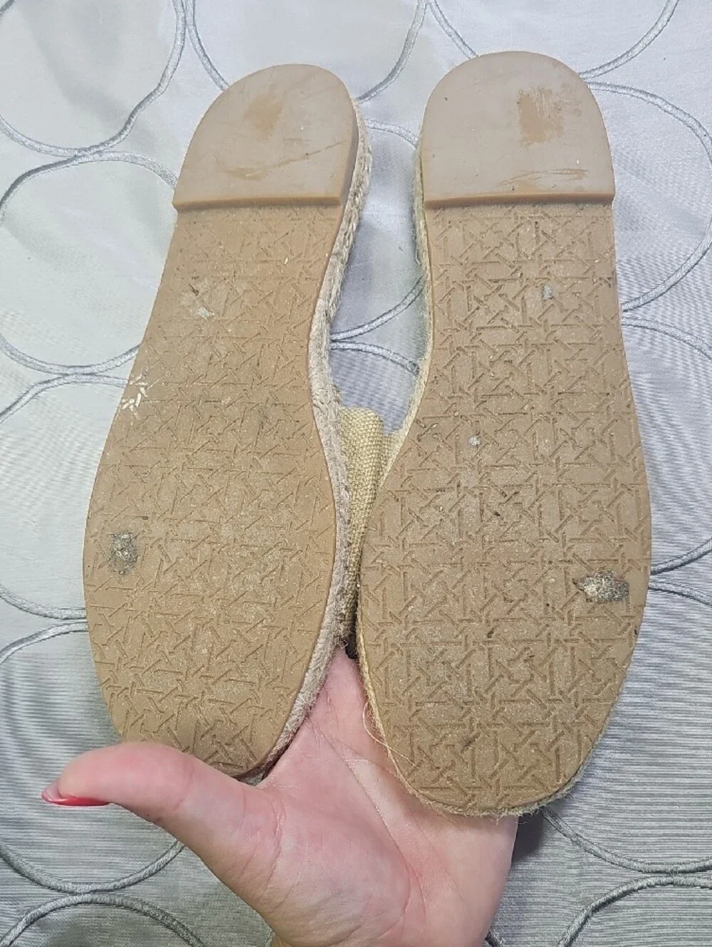 Jewel Badgley Mischka Beige Embroidered Flower Espadrille Slide Mules Kyrene G7